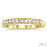 1/4 ctw 11 Stone Round Cut Diamond Wedding Band in 14K Yellow Gold